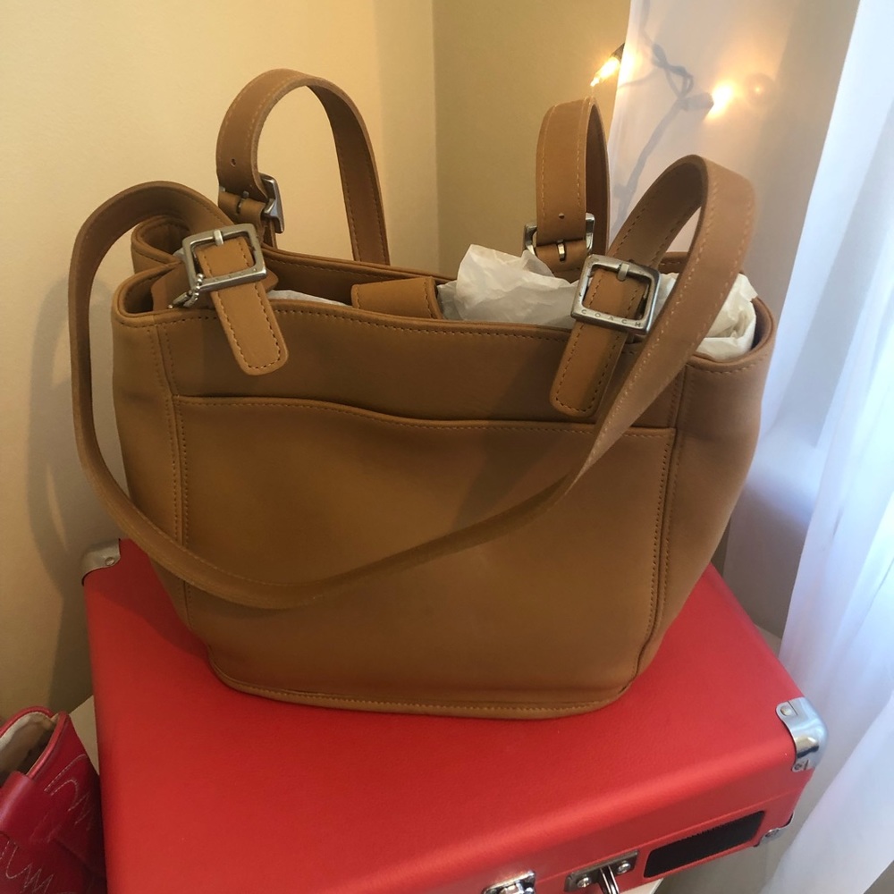 90s Vintage Tan Coach Handbag *NEVER USED*